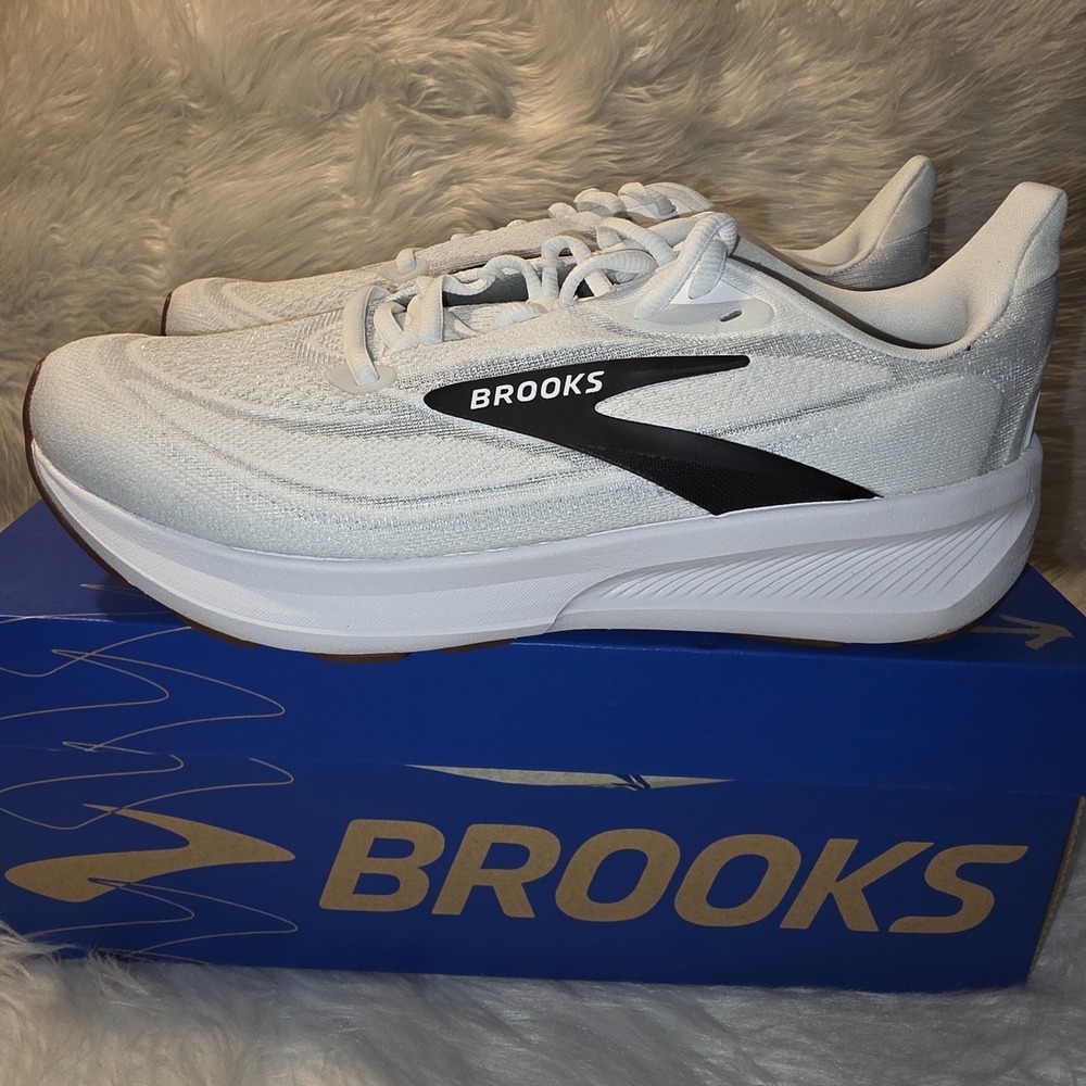 Brooks Revel 9 Running Shoes Men's 8 D White Grey Black 1104991D135 - Picture 2 of 9